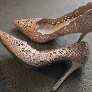 Blue by Betsey Johnson - Elsa Evening Pumps: Rose gold